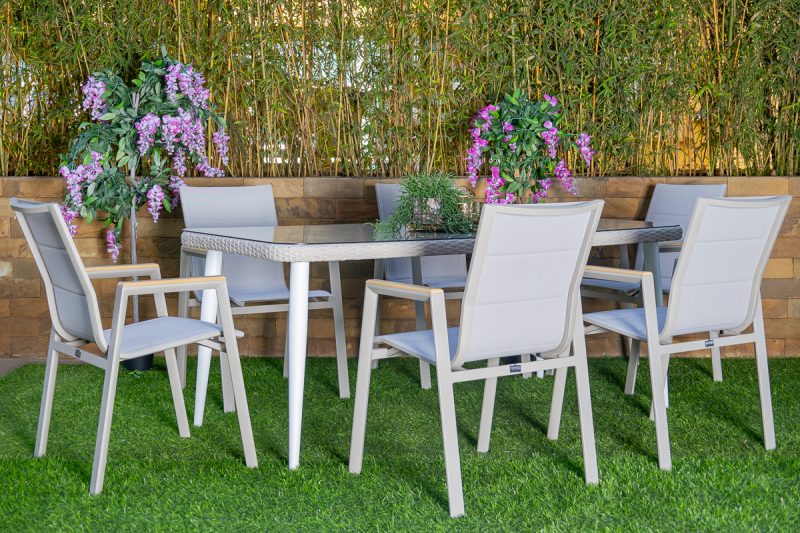 mallin outdoor dining table + 6 chairs