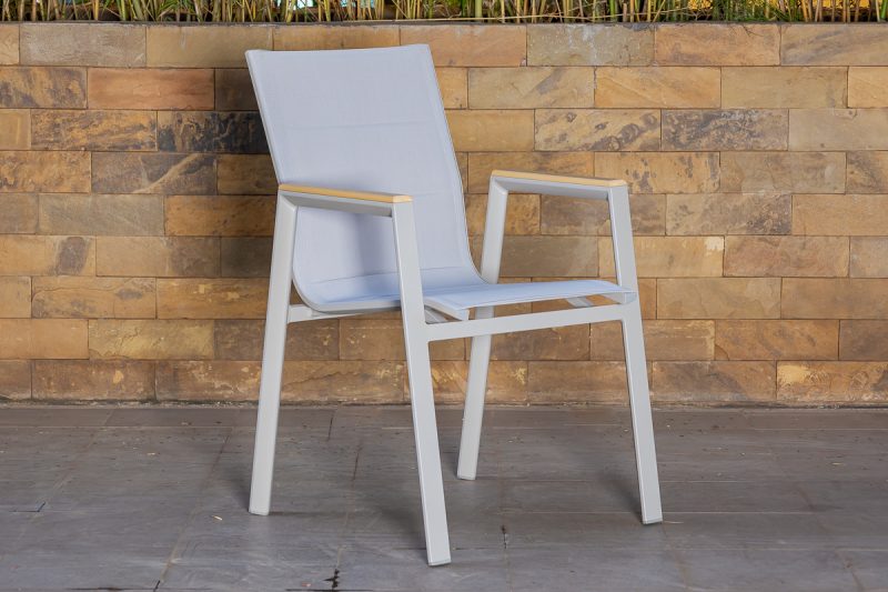 mallin outdoor dining table + 6 chairs
