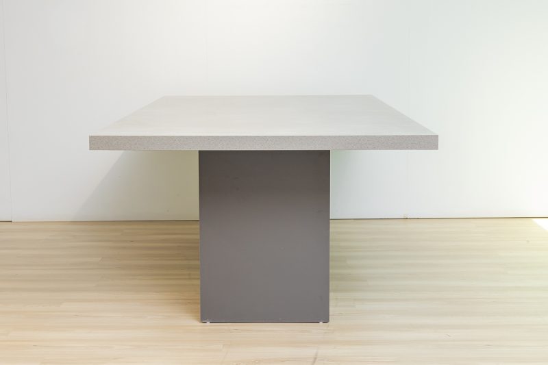 ascott dining table