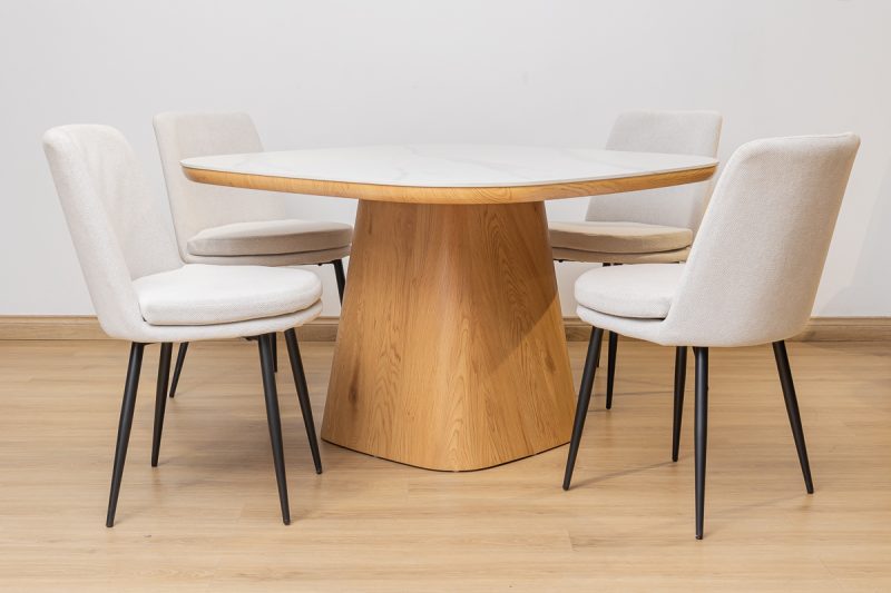 siya dining table + 4 cardiff chairs (copy)