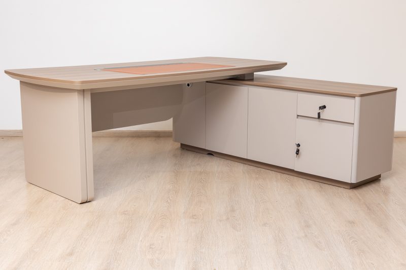 51mhs022 - executive desk