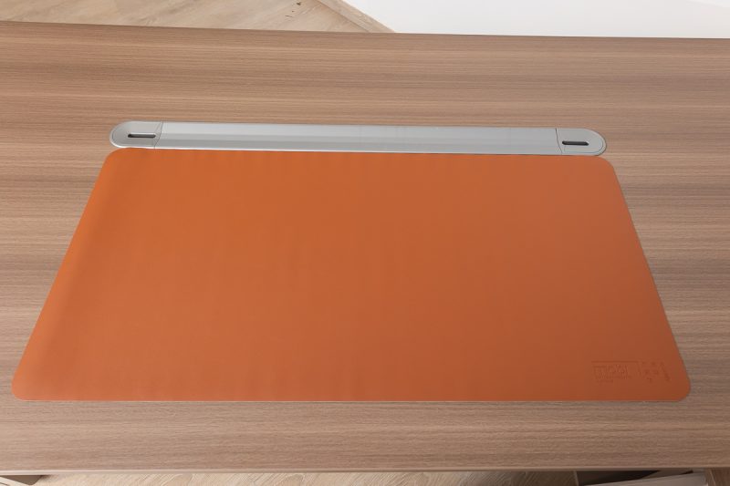 51mhs022 - executive desk