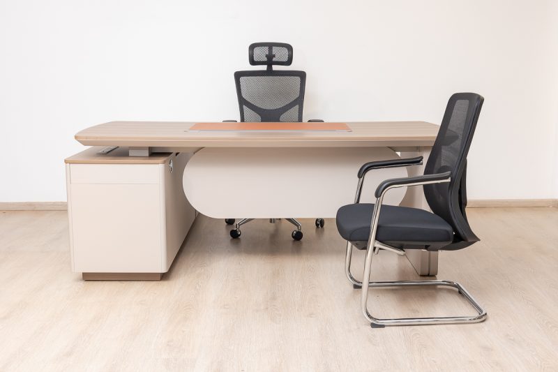 51mhs022 - executive desk