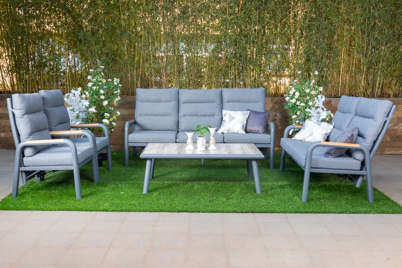 daze 7 seater outdoor sofa + daze coffee table