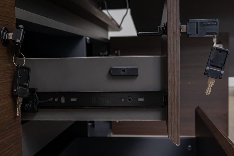 56mpl035 - executive desk