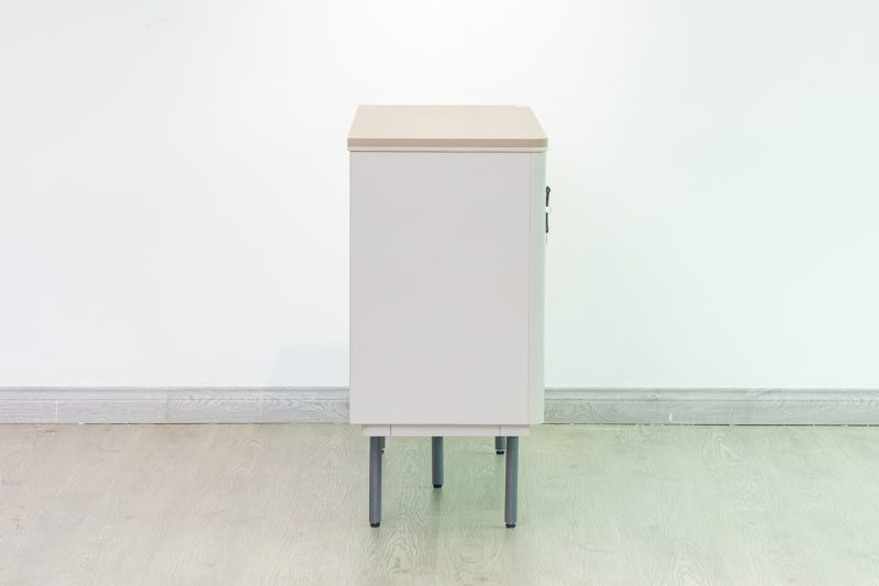 51uhs302 - credenza