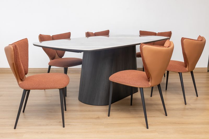 mosco dining table + 6 butterfly chairs