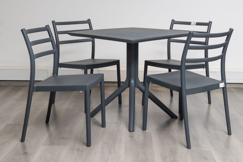 avro outdoor dining table + 4 trent chairs (copy)