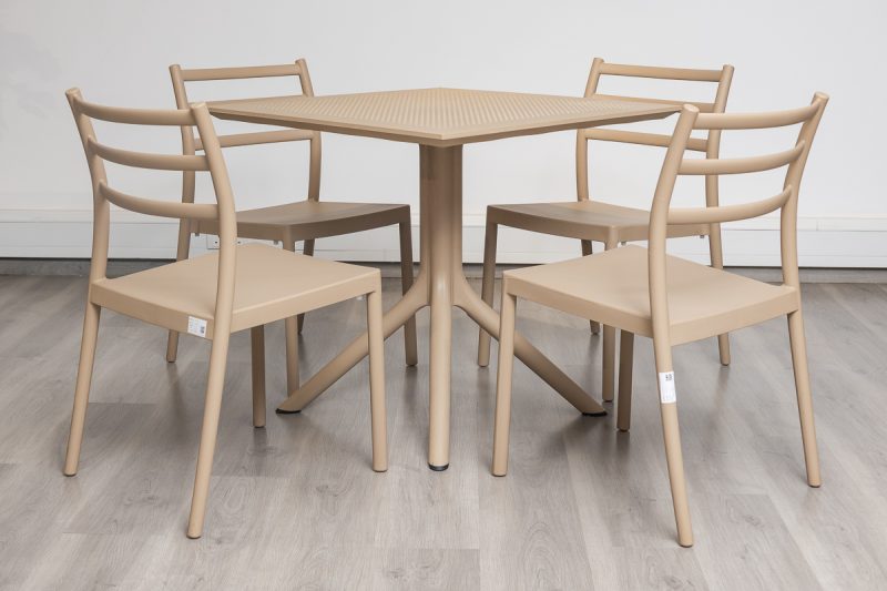 avro outdoor dining table + 4 trent chairs