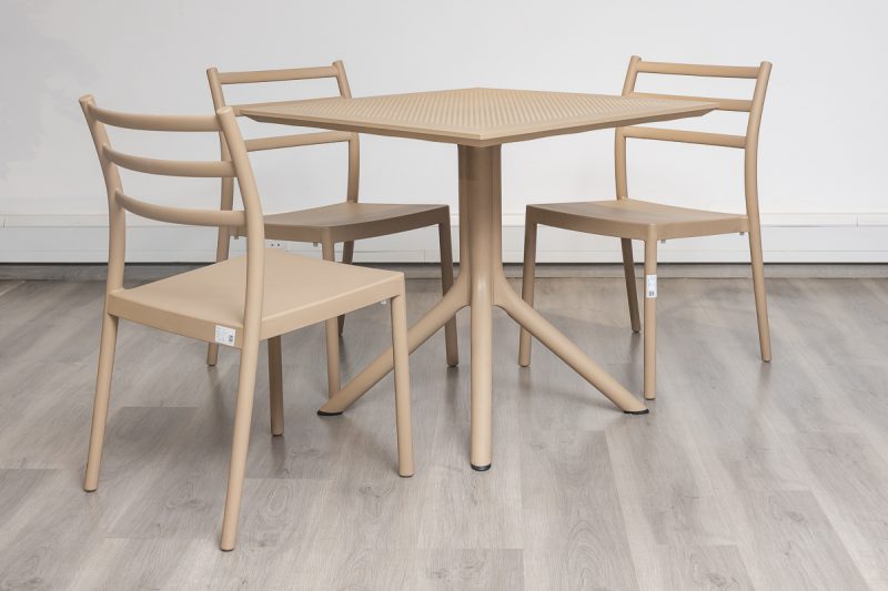 avro outdoor dining table + 4 trent chairs