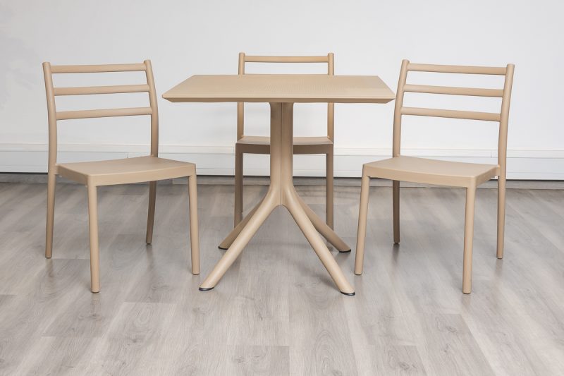 avro outdoor dining table + 4 trent chairs