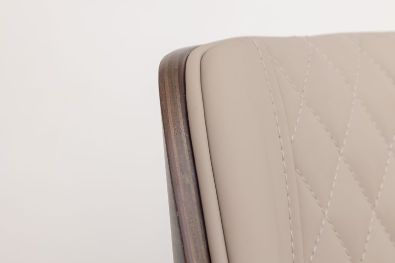hoven bar chair