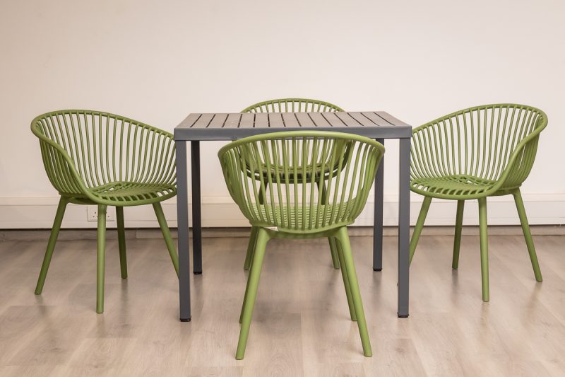 steve plastic top table + 4 ariel chairs
