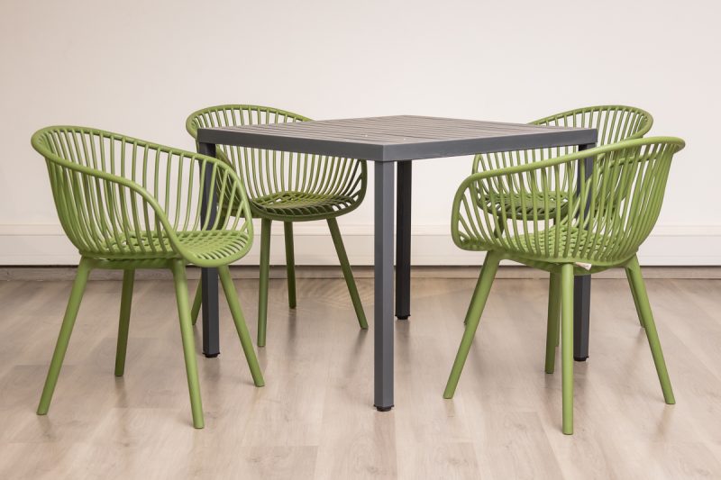 steve plastic top table + 4 ariel chairs