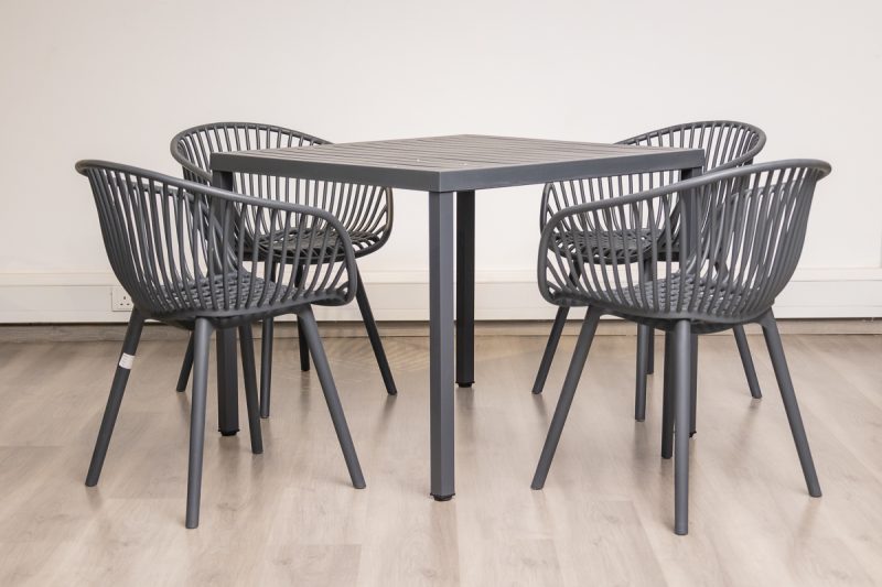 steve plastic top table + 4 ariel chairs