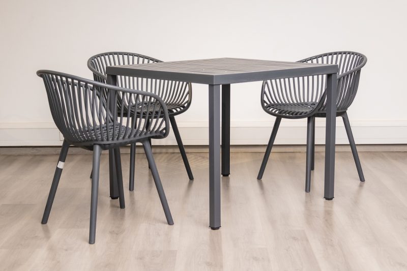 steve plastic top table + 4 ariel chairs