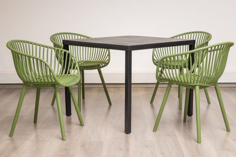 steve plastic top table + 4 ariel chairs