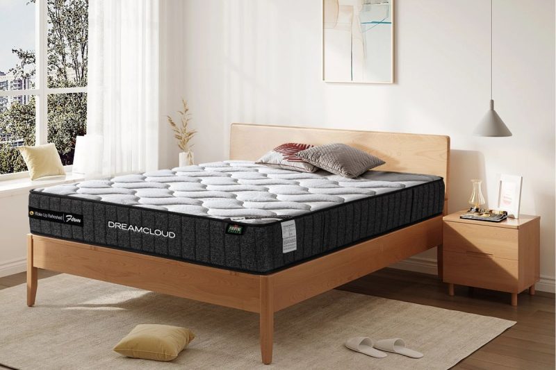 dreamcloud queen size mattress