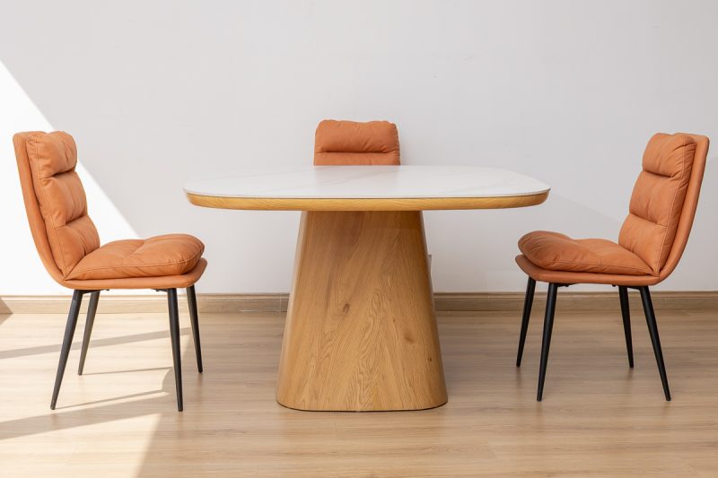 siya dining table + 4 mimo chairs