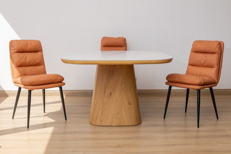siya dining table + 4 mimo chairs