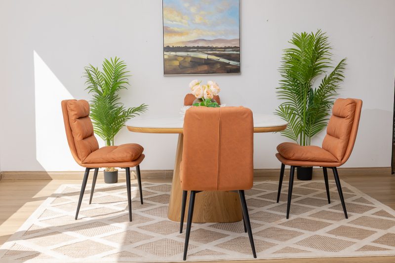 siya dining table + 4 mimo chairs