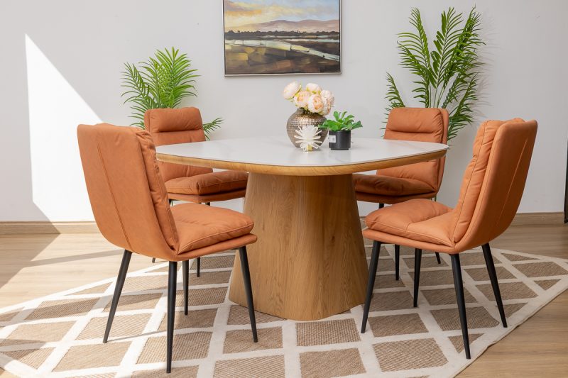 siya dining table + 4 mimo chairs