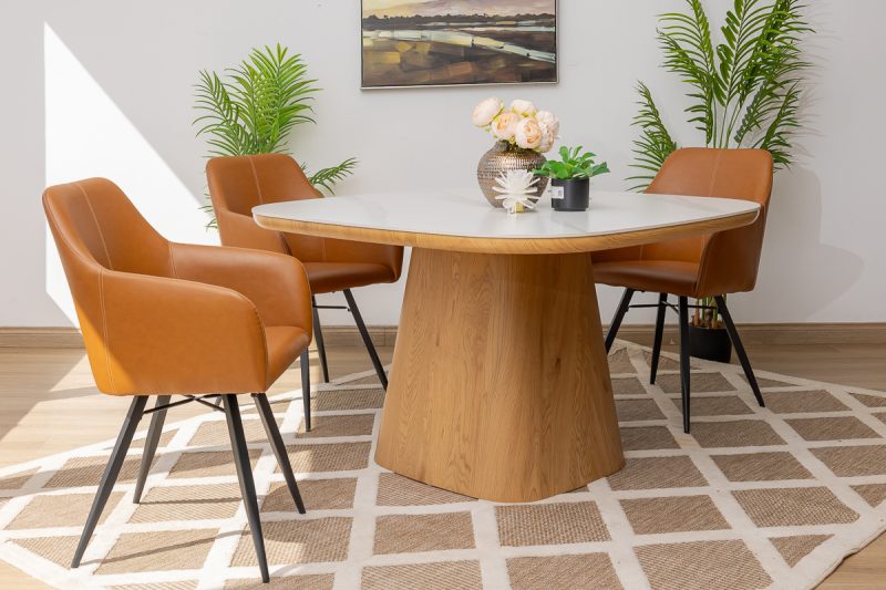 siya dining table + 4 belfast chairs