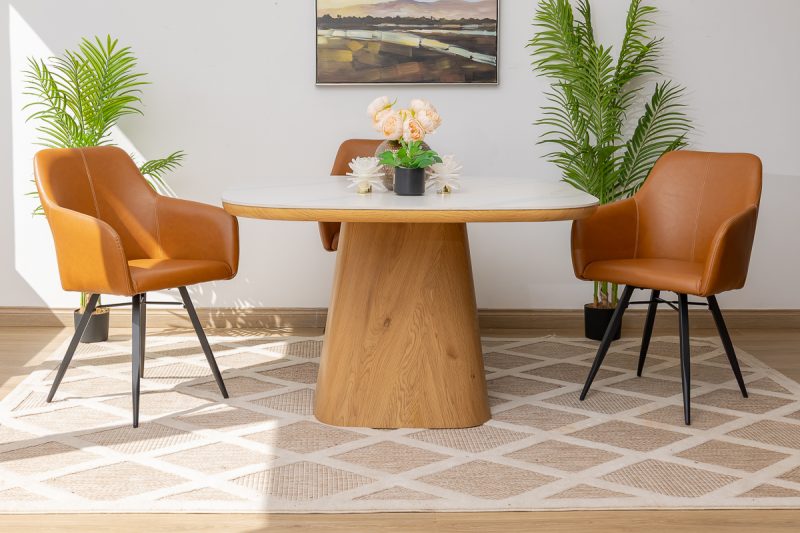 siya dining table + 4 belfast chairs