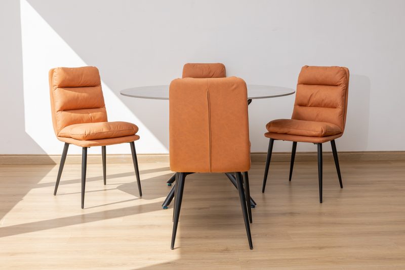 karie dining table + 4 mimo chairs