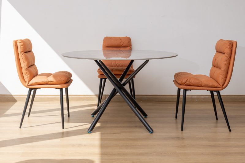 karie dining table + 4 mimo chairs