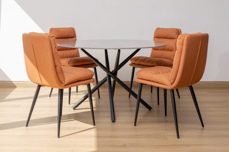 karie dining table + 4 mimo chairs
