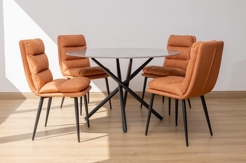 karie dining table + 4 mimo chairs