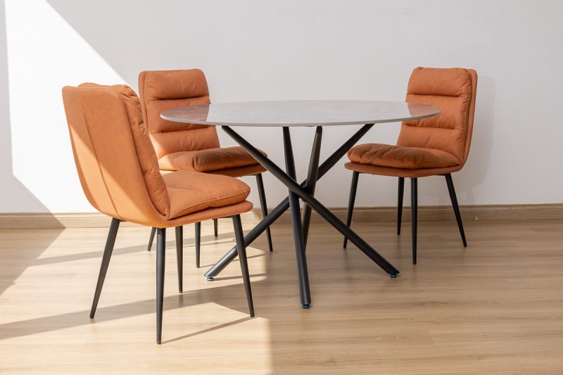 karie dining table + 4 mimo chairs
