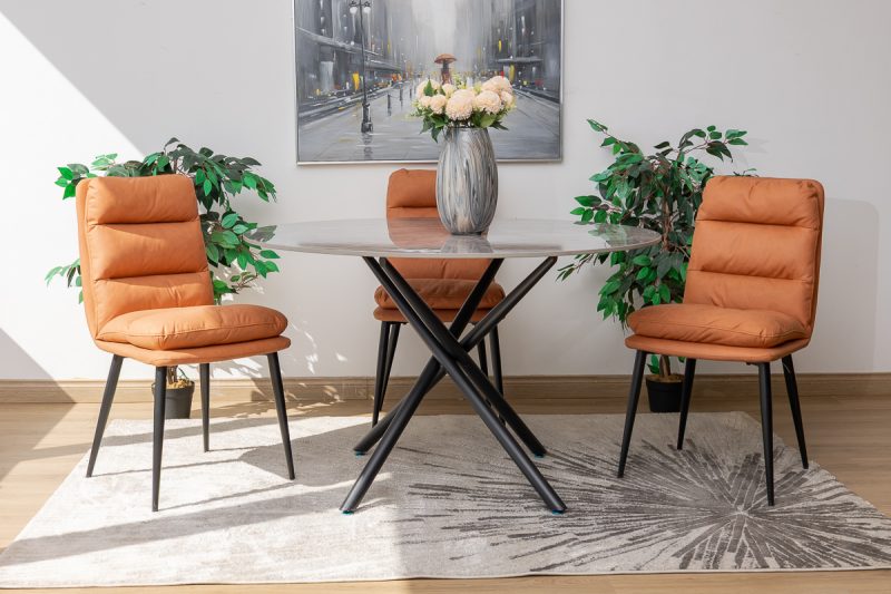 karie dining table + 4 mimo chairs