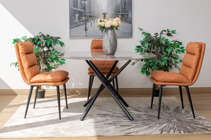 karie dining table + 4 mimo chairs