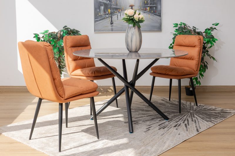 karie dining table + 4 mimo chairs
