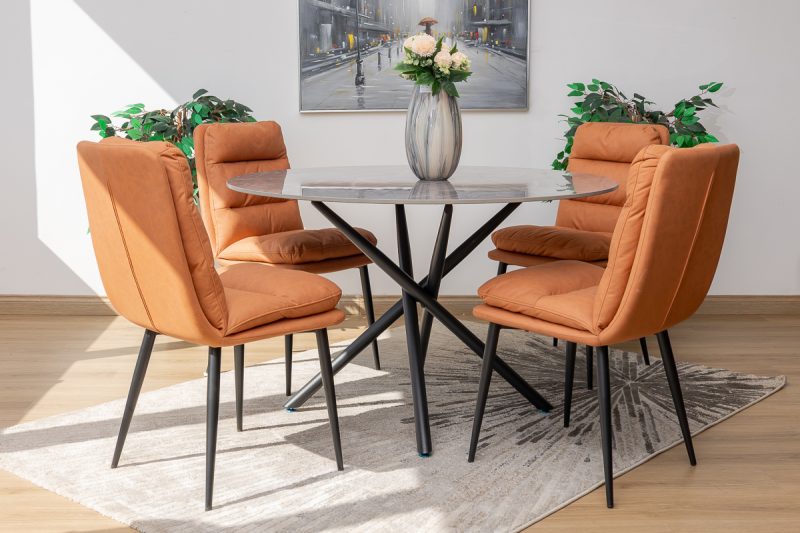 karie dining table + 4 mimo chairs
