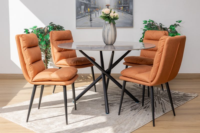 karie dining table + 4 mimo chairs