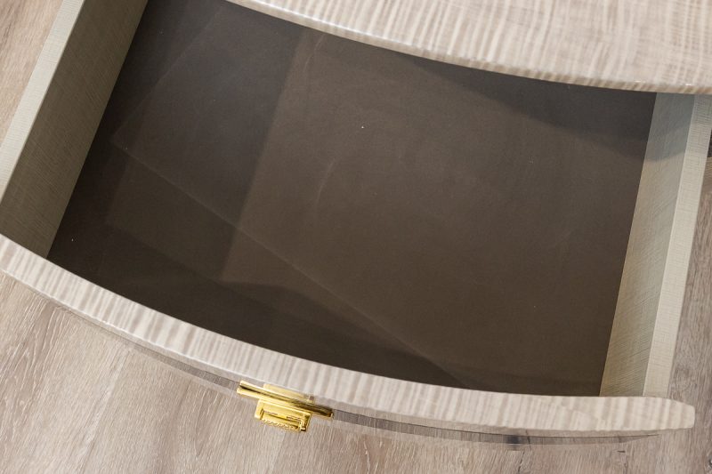 falcon king bed + 2 nightstands