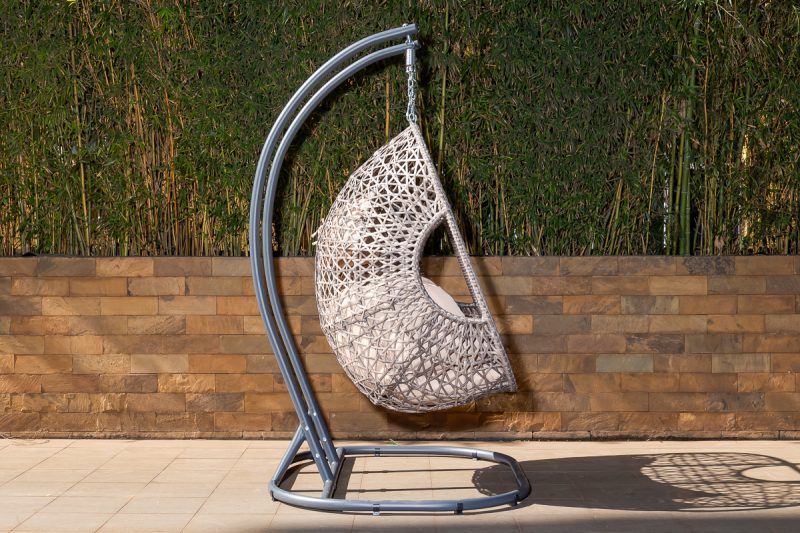 breezy outdoor swing