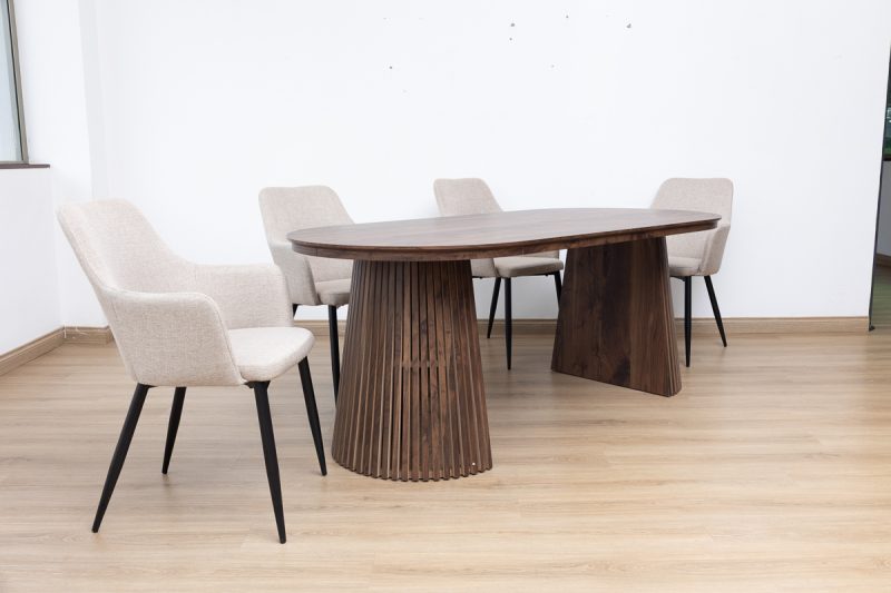 gemini dining table + 6 rum chairs
