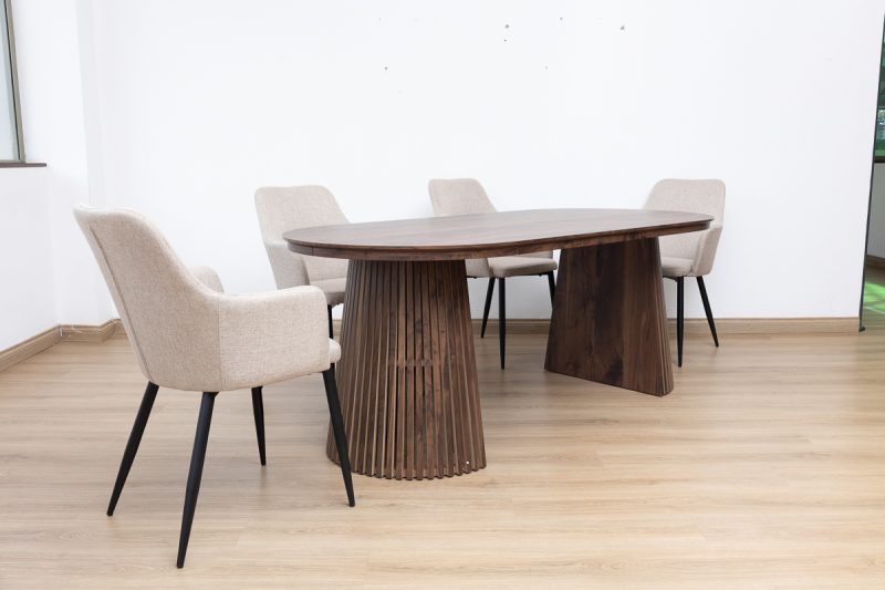 gemini dining table + 6 rum chairs