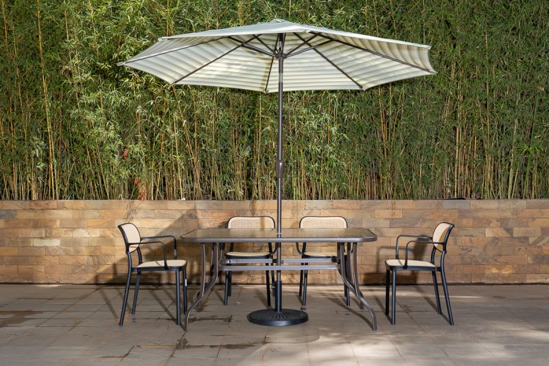 naivasha outdoor dining table + 6 crossby chairs + umbrella