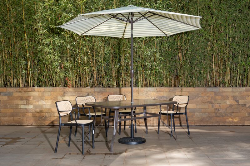 naivasha outdoor dining table + 6 crossby chairs + umbrella