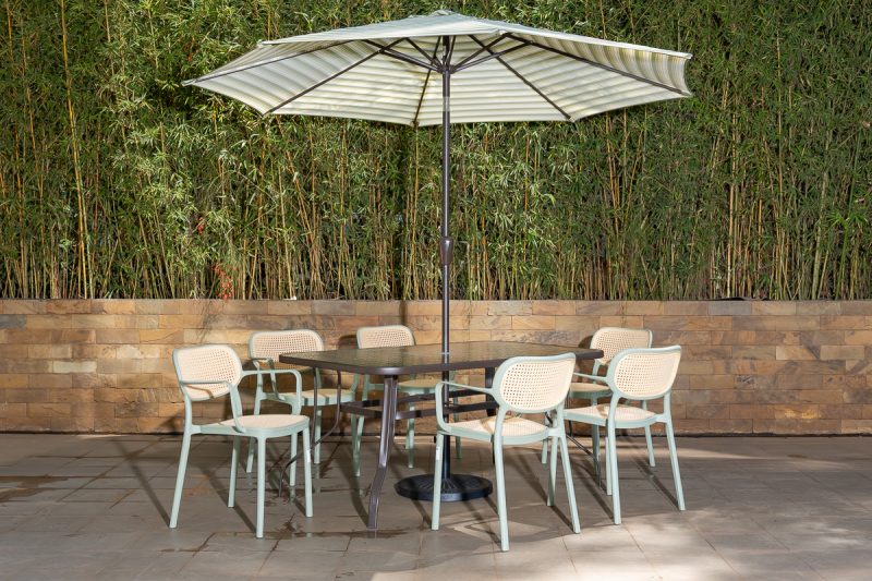 naivasha outdoor dining table + 6 crossby chairs + umbrella