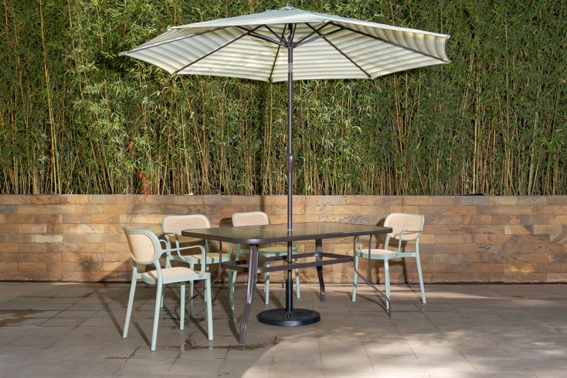 naivasha outdoor dining table + 6 crossby chairs + umbrella