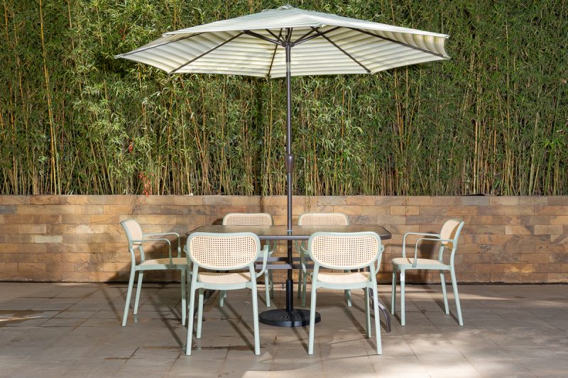 naivasha outdoor dining table + 6 crossby chairs + umbrella