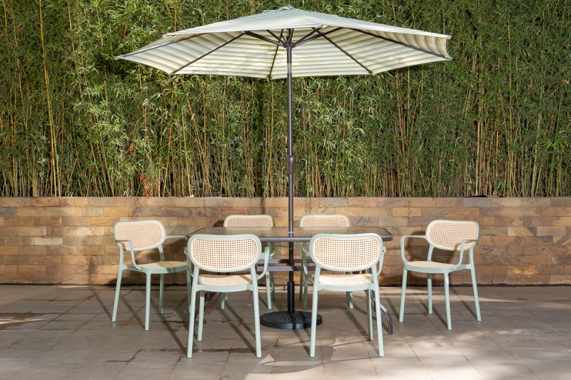 naivasha outdoor dining table + 6 crossby chairs + umbrella