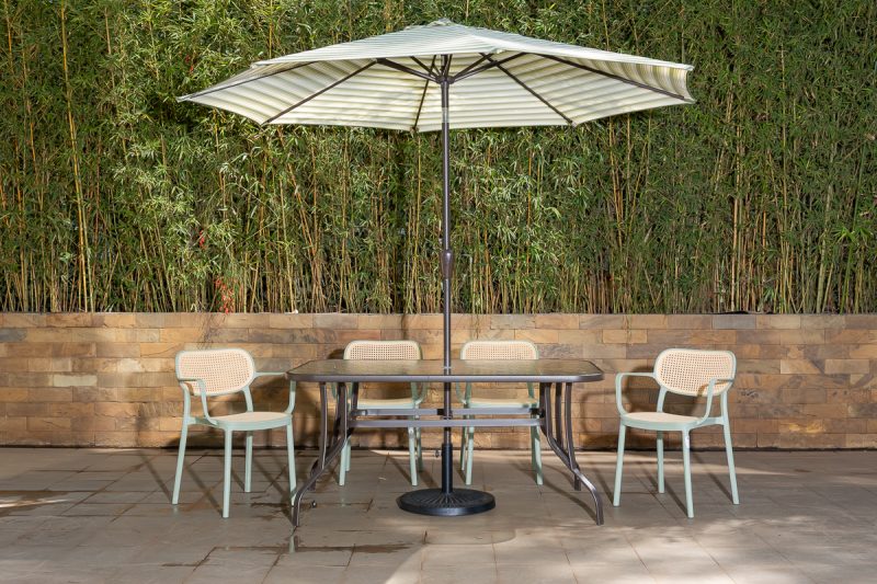 naivasha outdoor dining table + 6 crossby chairs + umbrella
