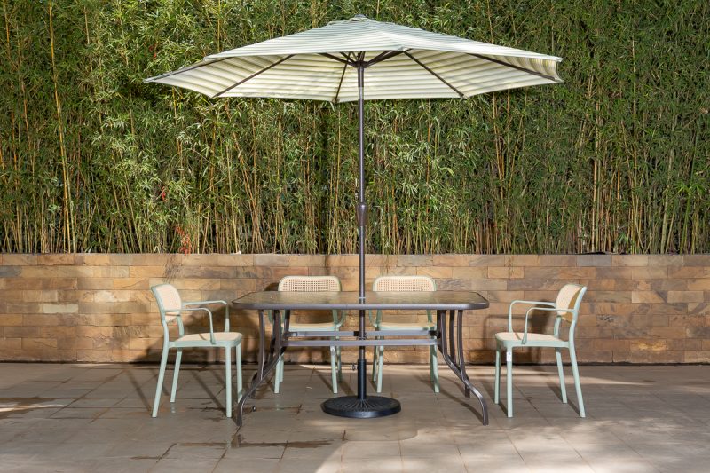 naivasha outdoor dining table + 6 crossby chairs + umbrella